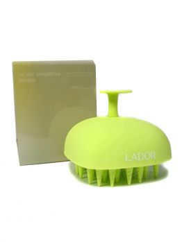 Щетка-массажер в форме сердца для мытья волос и кожи головы LADOR Heart Shampoo Brush Green