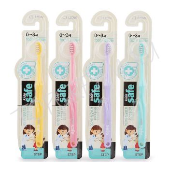 Зубная щетка детская с нано-серебряным покрытием №1 от 0 до 3 лет CJ LION Kids Safe Toothbrush 0-3 years Зубная щетка детская с нано-серебряным покрытием №1 от 0 до 3 лет CJ LION Kids Safe Toothbrush 0-3 years