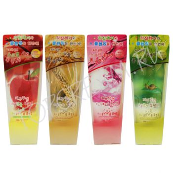 Скраб-пенка для ежедневного применения 3W Clinic Pure Clean Scrub Foam Cleansing