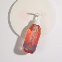 Гель для душа с экстрактом персика WELCOS Around Me Natural Perfume Vita Body Wash Peach - вид 2 миниатюра