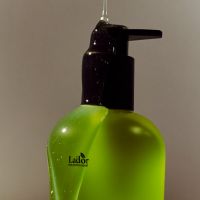 Парфюмированный шампунь с кератином для нормальных и поврежденных волос LADOR Keratin LPP Shampoo Movet 350ml - вид 1 миниатюра