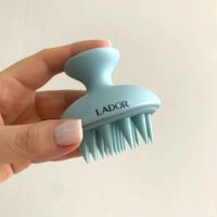 Щетка-массажер для мытья волос и кожи головы LADOR Scalp Massager Shampoo Brush - вид 2 миниатюра