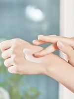 Антивозрастной укрепляющий крем с экстрактом центеллы, миниатрюра Centellian24 Madeca Cream Time Reverse Season 7, 15 ml - вид 3 миниатюра