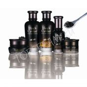 Антивозрастная эмульсия для лица с экстрактом икры. Миниатюра. HOLIKA HOLIKA Black Caviar Anti-Wrinkle Emulsion miniature - вид 2 миниатюра