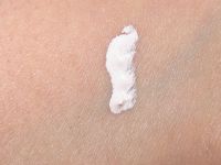 Увлажняющий СС крем без парабенов и минеральных масел INNISFREE Real Skin CC Cream SPF30 - вид 1 миниатюра